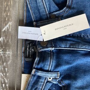 Banana Republic Wide-Leg High-Rise Jeans: Size 26